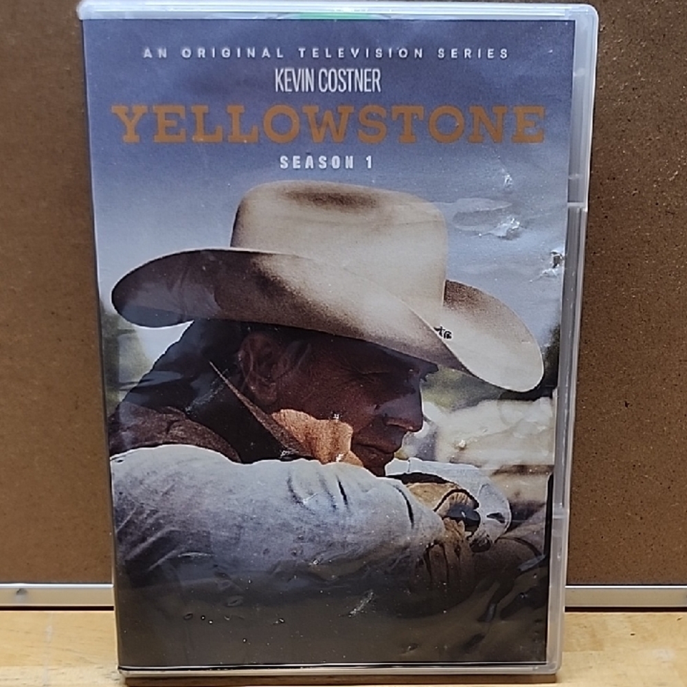 Yellowstone Season 1 DVD